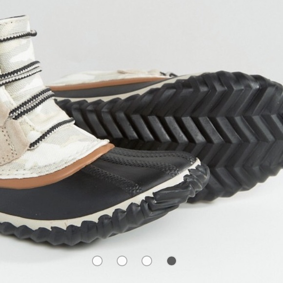 Sorel Out N About Canvas Lace Up Ankle Boots 9 & 8 - Picture 4 of 8